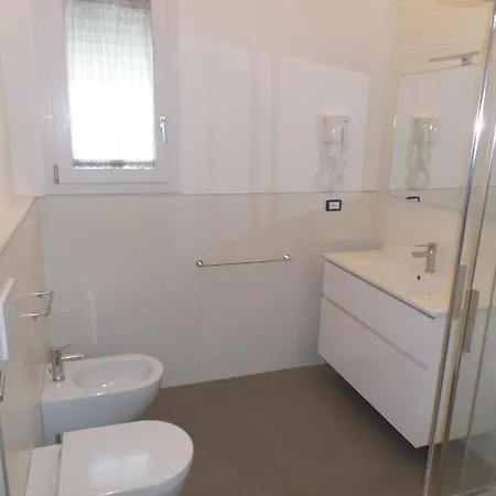 펜션 Ferienhaus Fuer 9 Personen Ca 100 Qm In Bibione, Adriakueste Italien Und Umgebung