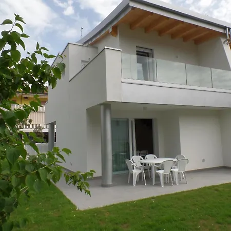 펜션 Ferienhaus Fuer 9 Personen Ca 100 Qm In Bibione, Adriakueste Italien Und Umgebung