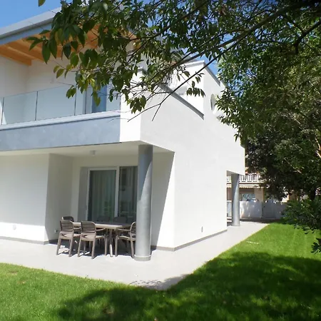 펜션 Ferienhaus Fuer 9 Personen Ca 100 Qm In Bibione, Adriakueste Italien Und Umgebung *